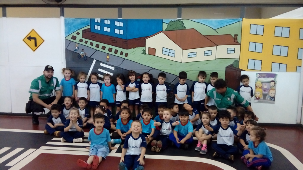 Visita de escolinha de trnsito do Pr II  Centro de Educao Infantil Passionista Joo Paulo II