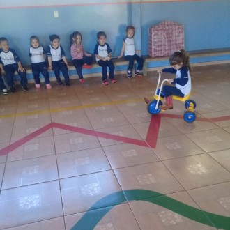 Gincana com a inicial do nome  - Centro de Educao Infantil Passionista Joo Paulo II