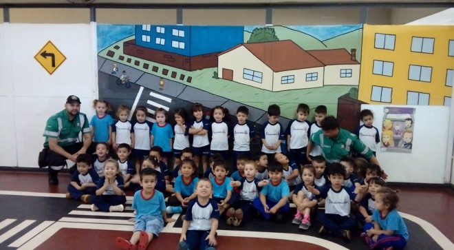 Visita de escolinha de trnsito do Pr II  - Centro de Educao Infantil Passionista Joo Paulo II