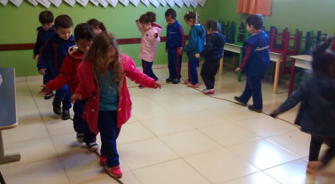 Desenvolvendo equilbrio e espao - temporal - Centro de Educao Infantil Passionista Joo Paulo II